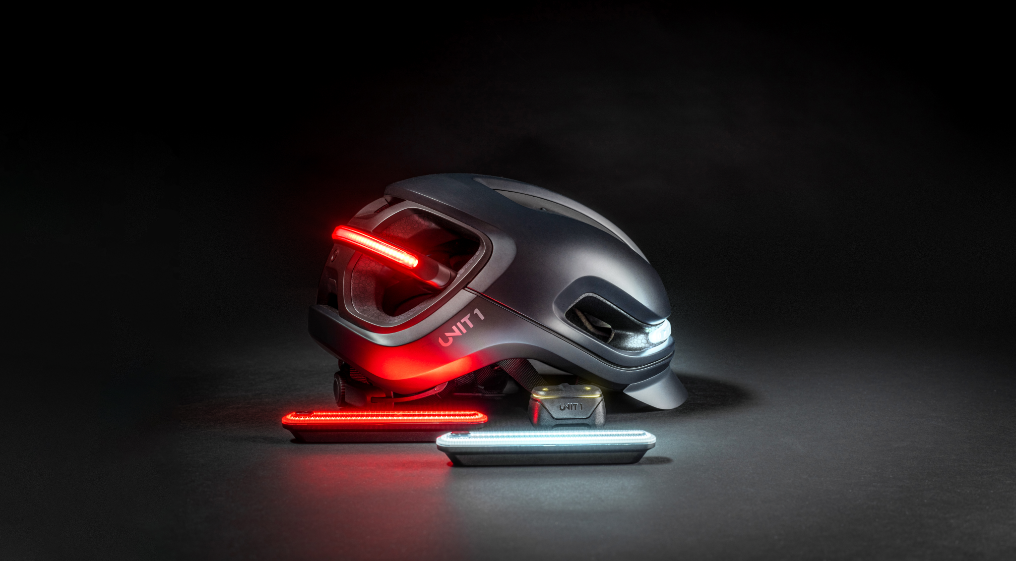 AURA Hybrid Smart Helmet